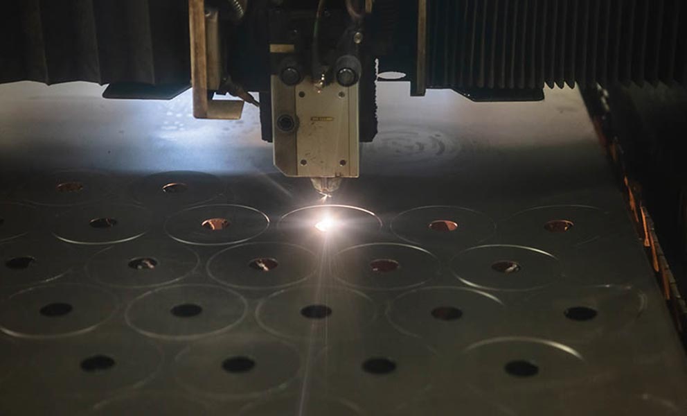 Découpage laser usine de Méta Industrie