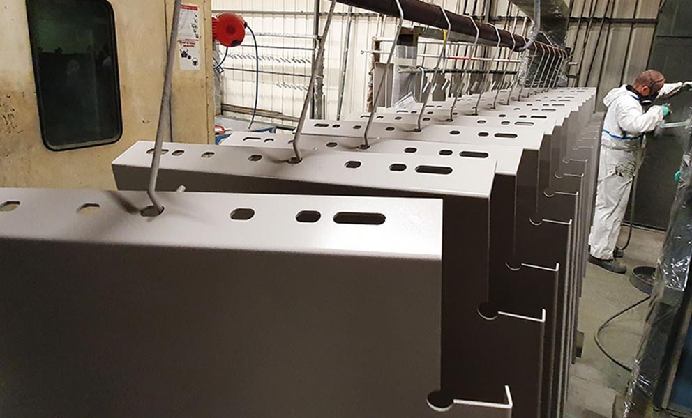 Pièce tôlerie laquée réalisée par Meta Industrie Pièce tôlerie laquée réalisée par Meta Industrie